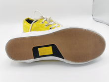 Load image into Gallery viewer, WOMENS SIZE 6 - JACK PURCELL, Converse Spring Collection, Low Top Yellow / White Flowers EUC B59