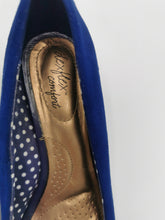 Load image into Gallery viewer, WOMENS SIZE 7 - DEXFLEX, Comfort Wedge Heel Sandals EUC B59