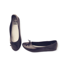 Load image into Gallery viewer, GIRL SIZE 4 YOUTH - ZOE & ZAK, Black Ballet Flats EUC B2