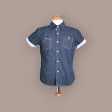 Load image into Gallery viewer, BOY SIZE 6 YEARS - CRAFT & FLOW, Short-Sleeve Dress Shirt EUC B50