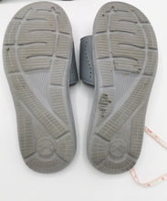 Load image into Gallery viewer, WOMENS SIZE 8 US - UNDER ARMOUR Adjustable Velcro Slide Sandals EUC B60