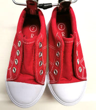 Load image into Gallery viewer, UNISEX SIZE 7 TODDLER CAT &amp; JACK SHOES NWOT - Faith and Love Thrift
