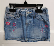 Load image into Gallery viewer, GIRL SIZE 5 YEARS GAP SKIRT EUC - Faith and Love Thrift