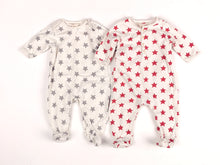 Load image into Gallery viewer, BABY BOY Size 0-3 Months - The GAP Organic Cotton Onesies 2-Pack Soft, Footed VGUC

Quality made and soft!  Absolutely adorable 

