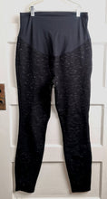 Load image into Gallery viewer, WOMENS SIZE MEDIUM - Stork &amp; Babe, Thick Leggings, Full Panel NWOT - Faith and Love Thrift