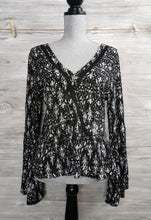 Load image into Gallery viewer, WOMENS SIZE XS - Others Follow, Dress Top, Open Back, Lace NWT - Faith and Love Thrift