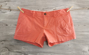 WOMENS SIZE 8 - OLD Navy, Low-Rise Shorts EUC - Faith and Love Thrift