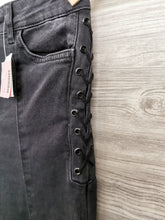 Load image into Gallery viewer, WOMENS SIZE 6 - ZARA Black Skinny Jeans Trafaluc NWT - Faith and Love Thrift