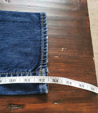 Load image into Gallery viewer, WOMENS SIZE W28/L33  - SILVER JEANS, Tuesday Style, Low rise, Boot-cut, Ripped Knees EUC B6