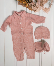 Load image into Gallery viewer, BABY GIRL SIZE 0/6 MONTHS - Baby GAP, 3 Piece Fall Outfit, Knit Romper With Matching Booties + Hat EUC B25