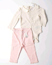 Load image into Gallery viewer, BABY GIRL SIZE 6/12 MONTHS - GAP 2-PIECE MIX N MATCH OUTFIT - NEW WITH TAGS - Faith and Love Thrift