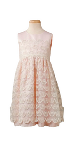 GIRL SIZE 6 YEARS - Blueberi Boulevard, Beautiful Soft Pink, Lace Dress EUC 

This dress is absolutely beautiful and well made!  Definitely one you can resell afterwards. 

Perfect for special occasions. 

