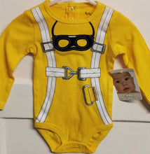 Load image into Gallery viewer, BABY BOY SIZE 6/12 MONTHS - Baby GAP &amp; PEKKLE, 2 Pack Graphic Onesies NWT / EUC B50