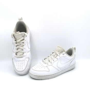 BOY SIZE 5 YOUTH - NIKE Sneakers, White VGUC B60