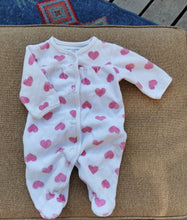 Load image into Gallery viewer, BABY GIRL SIZE 0/1 MONTHS (10LBS) - LOVE&#39;N CUDDLES, Soft &amp; Warm Heart Print One-piece EUC B32
