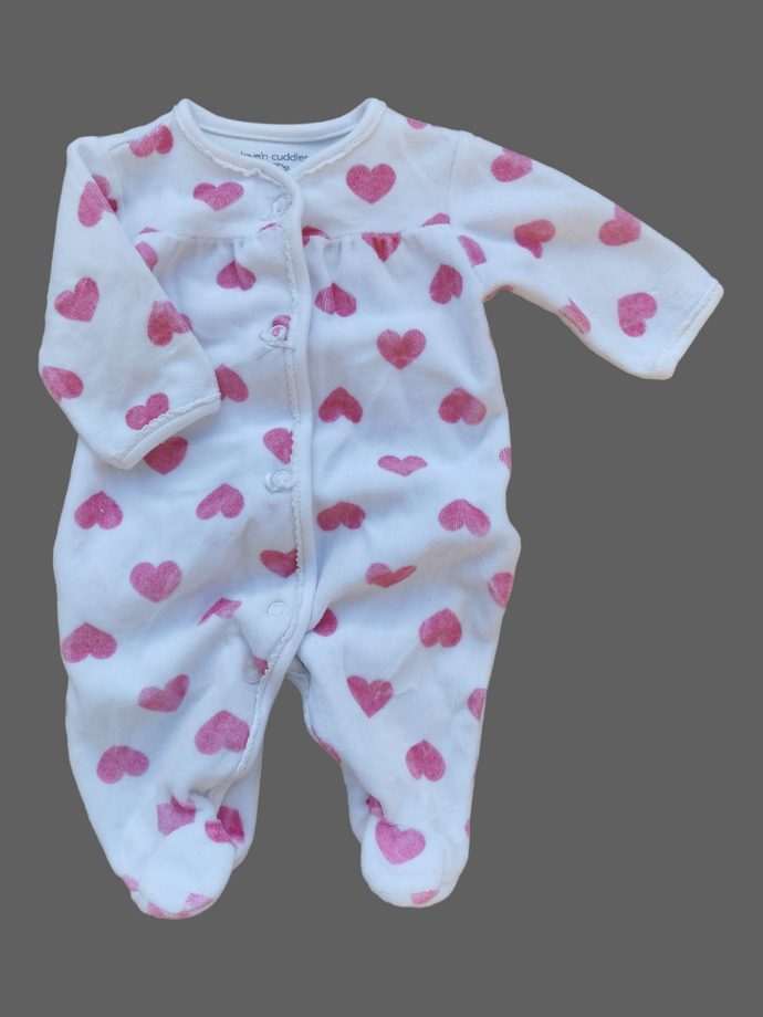 BABY GIRL SIZE 0/1 MONTHS (10LBS) - LOVE'N CUDDLES, Soft & Warm Heart Print One-piece EUC B32