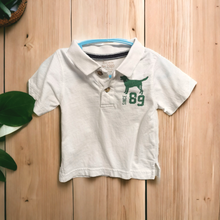 Load image into Gallery viewer, BABY BOY SIZE 9/12 MONTHS - CHILDREN&#39;S PLACE, Soft Graphic Polo T-shirt EUC B50