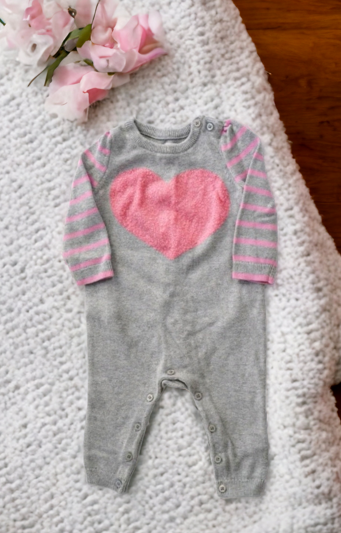 BABY GIRL SIZE 6/12 MONTHS - Baby GAP, Soft Knit Romper EUC B13