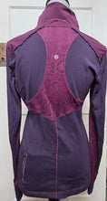 Load image into Gallery viewer, WOMENS SIZE SMALL TO MEDIUM - Lululemon, pullover running jacket EUC B63