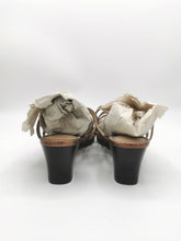 Load image into Gallery viewer, WOMENS SIZE 7.5M - LIFE STRIDE, Strappy Sandals EUC B61