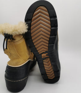 WOMENS SIZE 9.5 US - SOREL, Tan / Black Suede Waterproof Winter Boots EUC B60