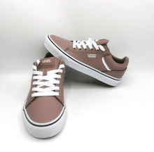 Load image into Gallery viewer, WOMENS SIZE 7 - VANS Seldan Tumble Leather Sneaker NWOB B60