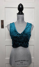 Load image into Gallery viewer, WOMENS SIZE SMALL TO MEDIUM, Staring at Stars, Crop Top (New) B63