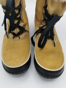 WOMENS SIZE 9.5 US - SOREL, Tan / Black Suede Waterproof Winter Boots EUC B60