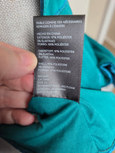 Load image into Gallery viewer, WOMENS SIZE SMALL TO MEDIUM, Staring at Stars, Crop Top (New) B63