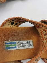 Load image into Gallery viewer, WOMENS SIZE 7.5 - Arnold Churgin leather sandals kitten heal VGUC B61