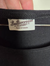 Load image into Gallery viewer, WOMENS SIZE (MED to XL) - BUTTERCREAM, Long Black, Shortsleeved Tee, Open Sides EUC B63