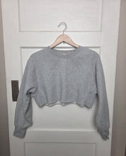 Load image into Gallery viewer, WOMENS SIZE SMALL - TNA ARITZIA Cozy Boyfriend Cropped Crew Sweatshirt, Grey EUC B63
