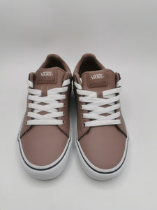 WOMENS SIZE 7 - VANS Seldan Tumble Leather Sneaker NWOB B60