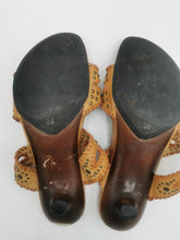 Load image into Gallery viewer, WOMENS SIZE 7.5 - Arnold Churgin leather sandals kitten heal VGUC B61