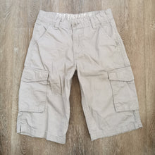 Load image into Gallery viewer, BOY SIZE 8 YEARS - EPIC THREADS Cargo Shorts EUC B44