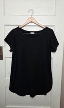 Load image into Gallery viewer, WOMENS SIZE (MED to XL) - BUTTERCREAM, Long Black, Shortsleeved Tee, Open Sides EUC B63