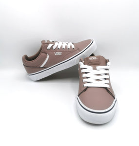 WOMENS SIZE 7 - VANS Seldan Tumble Leather Sneaker NWOB B60
