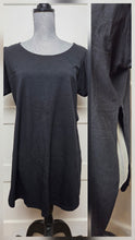 Load image into Gallery viewer, WOMENS SIZE (MED to XL) - BUTTERCREAM, Long Black, Shortsleeved Tee, Open Sides EUC B63