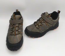 Load image into Gallery viewer, BOY SIZE 3 Youth - Rugged Outback Hiker Shoes EUC B60