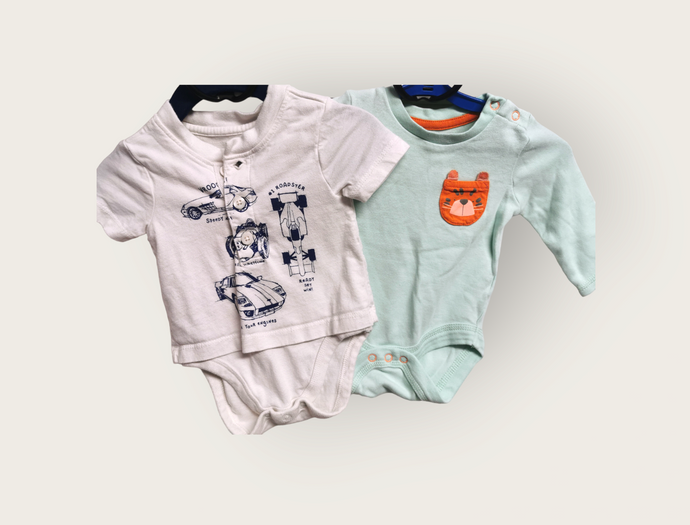 BABY BOY SIZE 0/3 MONTHS - 2 Pack, Graphic Onesie T-shirts EUC B50