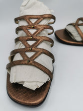 Load image into Gallery viewer, WOMENS SIZE 7.5M - LIFE STRIDE, Strappy Sandals EUC B61