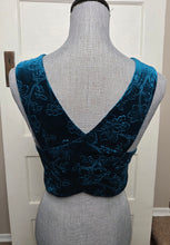 Load image into Gallery viewer, WOMENS SIZE SMALL TO MEDIUM, Staring at Stars, Crop Top (New) B63