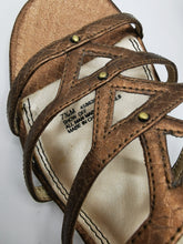 Load image into Gallery viewer, WOMENS SIZE 7.5M - LIFE STRIDE, Strappy Sandals EUC B61