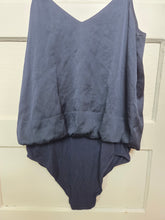 Load image into Gallery viewer, WOMENS SIZE XL - Scotch &amp; Soda, Maison, ALOHA HULA V-neck bodysuit EUC B63