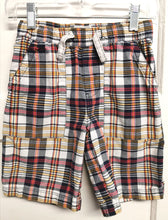 Load image into Gallery viewer, BOY SIZE 6 YEARS CHILDREN&#39;S PLACE CARGO SHORTS EUC - Faith and Love Thrift