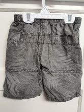 Load image into Gallery viewer, BOY SIZE SMALL (6-7 YEARS) GAP CASUAL SHORTS - CLEARANCE ITEM - Faith and Love Thrift