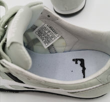 Load image into Gallery viewer, UNISEX SIZE 4 US 80&#39;s STYLE ONITSUKA TIGER SHOES - LIKE NEW CONDITION - Faith and Love Thrift
