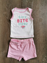 Load image into Gallery viewer, BABY GIRL 0-3 MONTHS JOE FRESH MATCHING OUTFIT EUC - Faith and Love Thrift