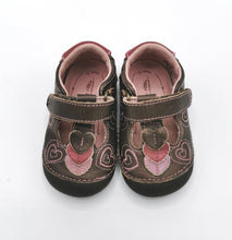 Load image into Gallery viewer, BABY GIRL SIZE 4 TODDLER STRIDE RITE LEATHER SANDAL EUC - Faith and Love Thrift