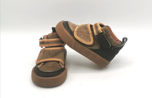 Load image into Gallery viewer, BABY BOY SIZE 3 TODDLER BUMKIDS SHOES EUC - Faith and Love Thrift
